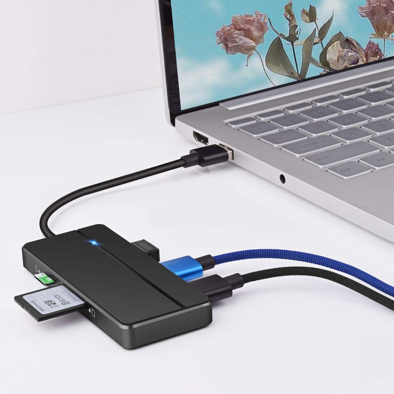 5-in-1 USB 3.0 Hub with 3 USB 3.0 Ports and SD/TF Card Slot 5Gbps USB Splitter with LED